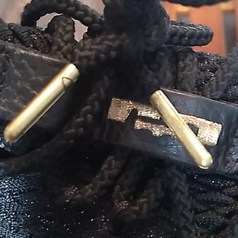 LeBron XV *Slightly worn* - Picture 9 of 9